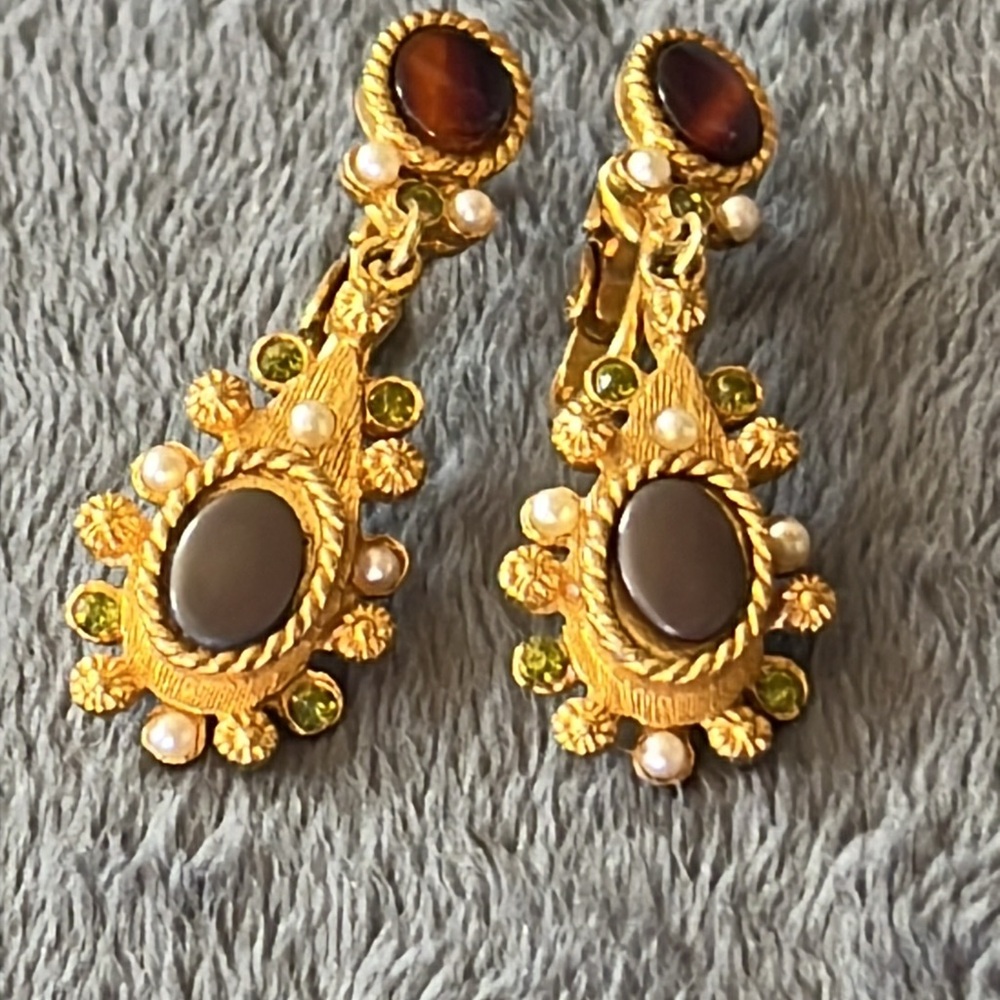 Vintage Coro clip on Dangle Earrings gold tone jewelry